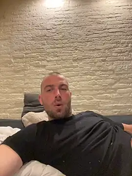 Snapshot of Rotteei1 chatting on November 2025 07:27:01 PM Rotteei1 online show from November 2025 07:27:01 PM