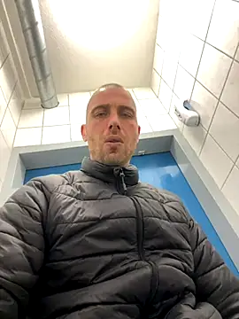 Snapshot of Rotteei1 chatting on November 2025 02:50:01 PM Rotteei1 online show from November 2025 02:50:01 PM