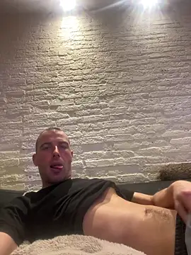 Snapshot of Rotteei1 chatting on November 2025 04:07:02 PM Rotteei1 online show from November 2025 04:07:02 PM