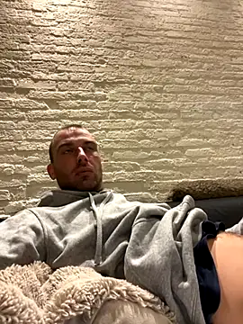 Snapshot of Rotteei1 chatting on November 2025 05:48:01 PM Rotteei1 online show from November 2025 05:48:01 PM