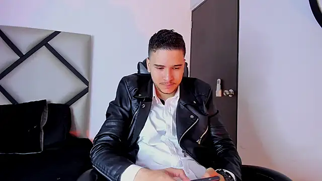 Snapshot of mike_257 chatting on October 2025 11:47:02 AM mike 257 online show from October 2025 11:47:02 AM