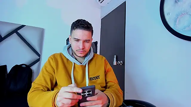 Snapshot of mike_257 chatting on October 2025 11:44:02 AM mike 257 online show from October 2025 11:44:02 AM