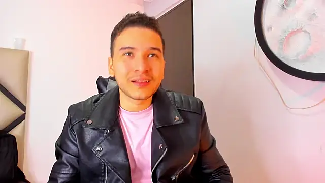 Snapshot of mike_257 chatting on November 2025 11:43:01 AM mike 257 online show from November 2025 11:43:01 AM