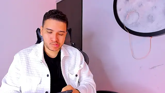 Snapshot of mike_257 chatting on November 2025 11:54:01 AM mike 257 online show from November 2025 11:54:01 AM