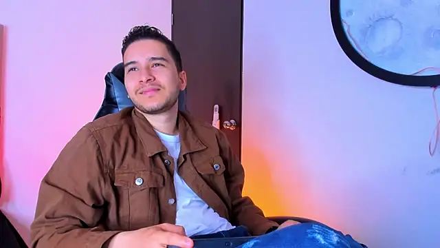 Snapshot of mike_257 chatting on November 2025 11:43:01 AM mike 257 online show from November 2025 11:43:01 AM