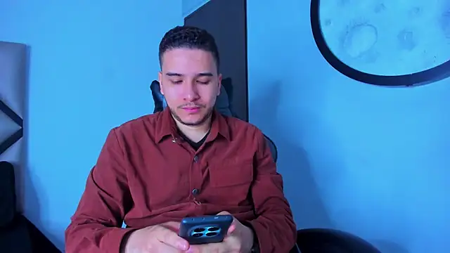 Snapshot of mike_257 chatting on November 2025 12:05:02 PM mike 257 online show from November 2025 12:05:02 PM