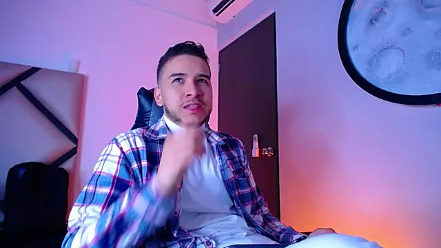 Snapshot of mike_257 chatting on December 2025 11:41:02 AM mike 257 online show from December 2025 11:41:02 AM