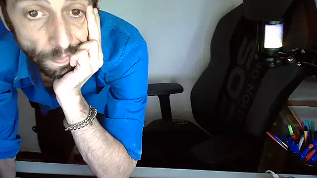 Snapshot of topg84 chatting on July 2026 05:11:02 PM topg84 online show from July 2026 05:11:02 PM