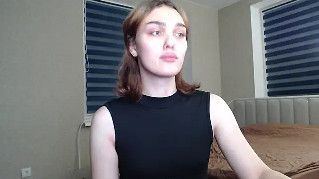 EmiliaRhodes online show from November 2025 08:00:01 PM