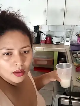 Snapshot of chikis12_ chatting on November 2025 05:12:02 PM chikis12 online show from November 2025 05:12:02 PM