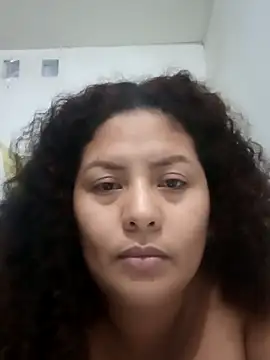 Snapshot of chikis12_ chatting on December 2025 12:19:01 AM chikis12 online show from December 2025 12:19:01 AM