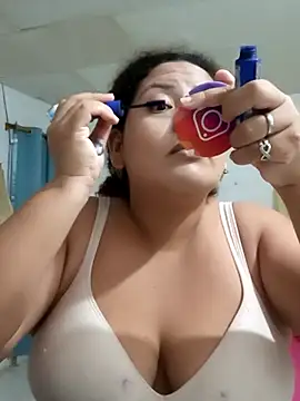 Snapshot of chikis12_ chatting on December 2025 08:36:02 PM chikis12 online show from December 2025 08:36:02 PM