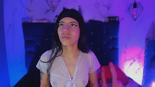 Dakotaa Johnson online show from November 2025 08:20:02 PM