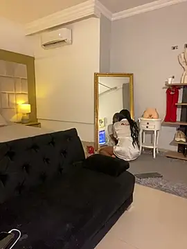 IsabellaDarrell ts online show from January 2026 11:24:02 AM