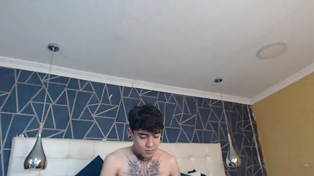 SantiOlsen online show from October 2025 07:18:01 PM