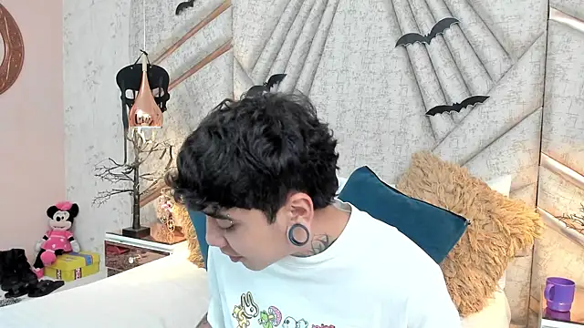 SantiOlsen online show from November 2025 12:27:01 PM