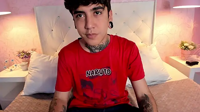 SantiOlsen online show from November 2025 12:06:01 PM