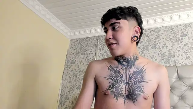 SantiOlsen online show from December 2025 12:37:02 AM