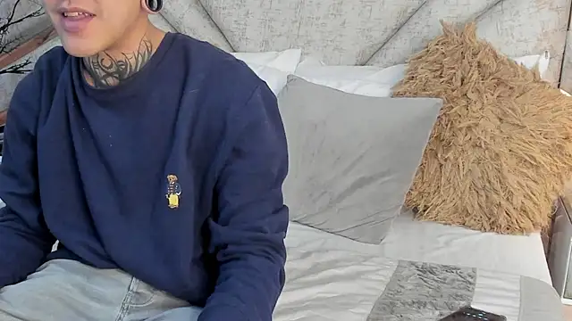 SantiOlsen online show from December 2025 11:59:01 AM