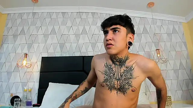 SantiOlsen online show from December 2025 12:21:01 PM