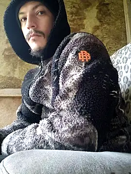 bbyxklaus online show from October 2025 01:45:02 PM