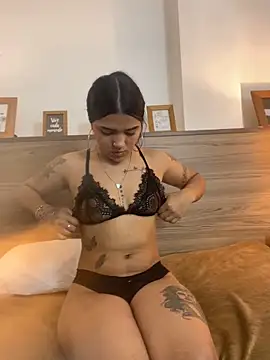 Snapshot of Demon_foxes chatting on November 2025 05:42:01 PM Demon foxes online show from November 2025 05:42:01 PM