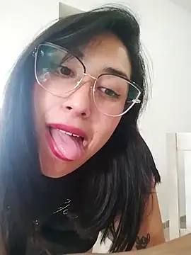 Chinitaaa28 online show from November 2025 08:22:02 PM