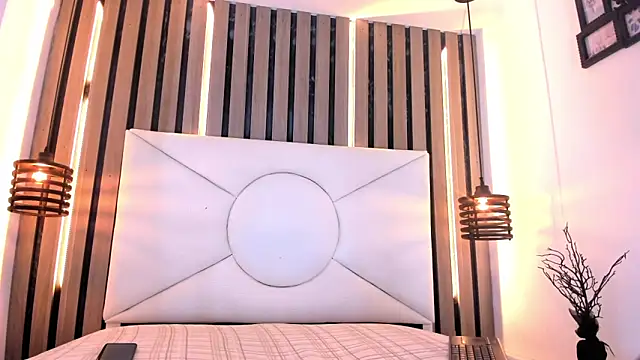 Natzuki 1 online show from June 2026 11:34:01 AM