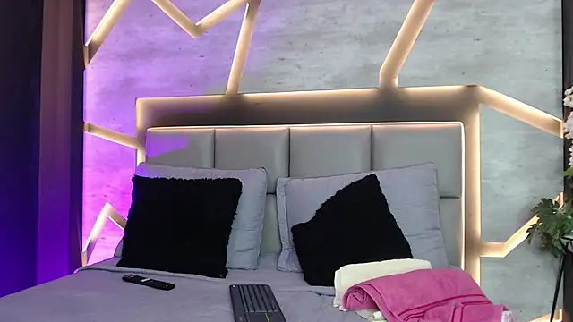 ArohomLester online show from March 2026 01:26:01 PM