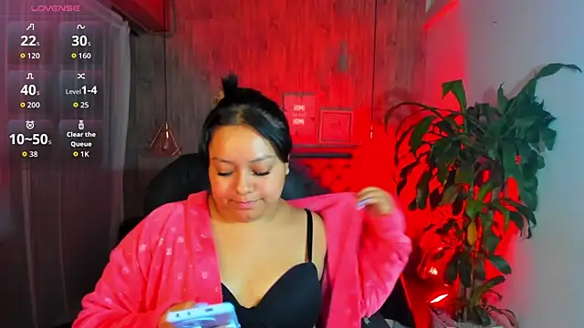 Snapshot of adhara_lune1 chatting on October 2025 03:25:01 AM adhara lune1 online show from October 2025 03:25:01 AM