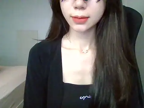 Snapshot of -Alicee- chatting on October 2025 01:57:01 AM -Alicee- online show from October 2025 01:57:01 AM