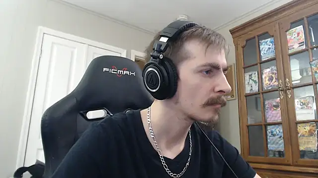 Snapshot of CasuallyCorrupt chatting on November 2025 01:18:01 AM CasuallyCorrupt online show from November 2025 01:18:01 AM