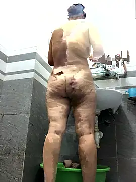 HinayLa online show from January 2026 02:54:02 PM