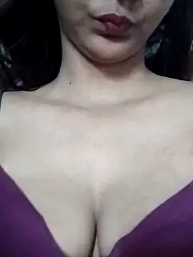Snapshot of Aaliya_BigBoobs_1 chatting on May 2026 12:00:01 PM Aaliya BigBoobs 1 online show from May 2026 12:00:01 PM