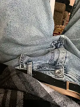 Snapshot of damiew1 chatting on October 2025 11:44:02 AM damiew1 online show from October 2025 11:44:02 AM