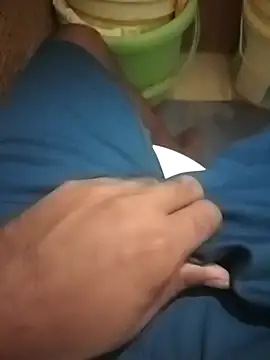 Snapshot of HeatableRevan chatting on February 2026 05:22:02 PM HeatableRevan online show from February 2026 05:22:02 PM