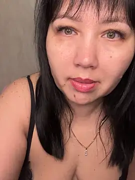 Snapshot of Love__Mom chatting on November 2025 04:40:01 AM Love Mom online show from November 2025 04:40:01 AM