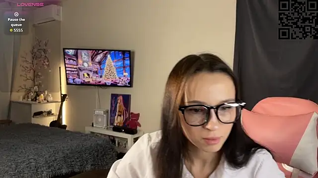 ella simons online show from November 2025 12:54:02 AM