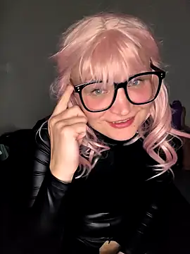 Snapshot of LunaXshade chatting on November 2025 06:34:02 PM LunaXshade online show from November 2025 06:34:02 PM