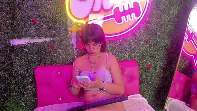 Snapshot of Ivy__storm chatting on November 2025 10:14:02 PM Ivy storm online show from November 2025 10:14:02 PM