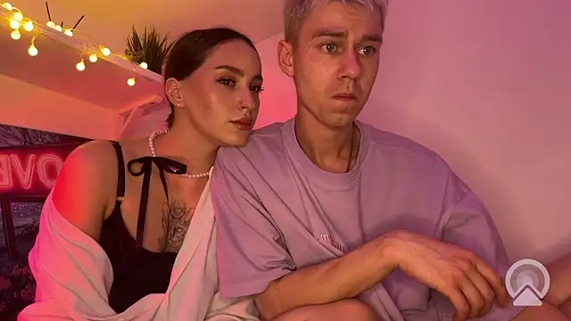 kris kiss12 online show from October 2025 10:41:02 PM