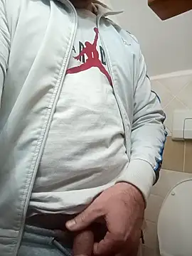 Snapshot of Romaeterna_ chatting on November 2025 11:26:01 PM Romaeterna online show from November 2025 11:26:01 PM