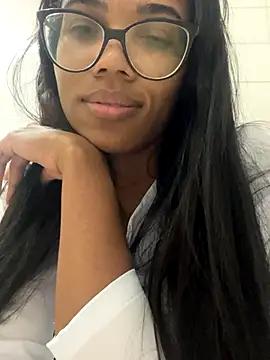 raphaelasoares online show from November 2025 06:41:02 AM