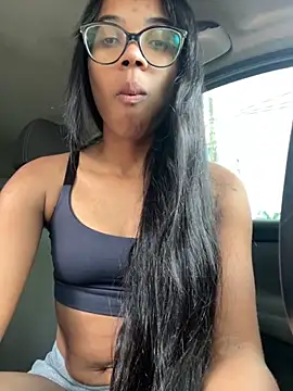 raphaelasoares online show from November 2025 04:31:02 PM