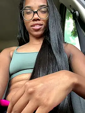 raphaelasoares online show from December 2025 04:27:01 PM