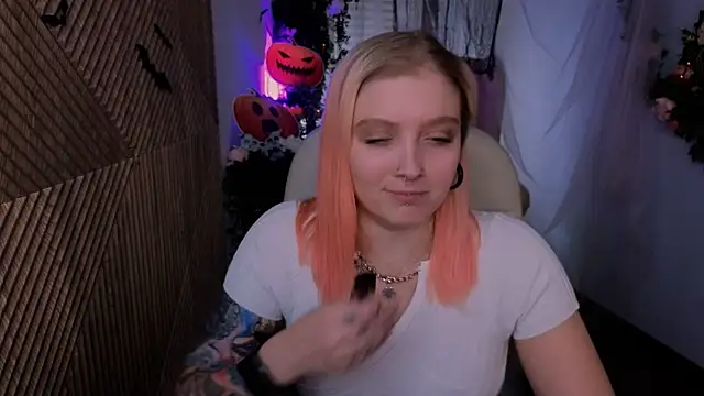 Kiki shay online show from October 2025 09:06:01 PM