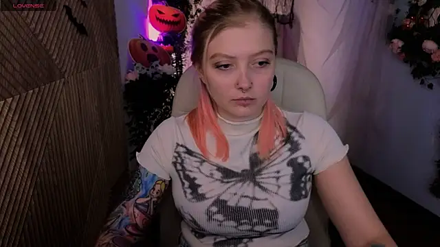 Kiki shay online show from October 2025 01:12:02 PM