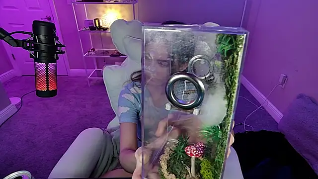 Snapshot of AngieFae_ chatting on November 2025 01:07:02 AM AngieFae online show from November 2025 01:07:02 AM