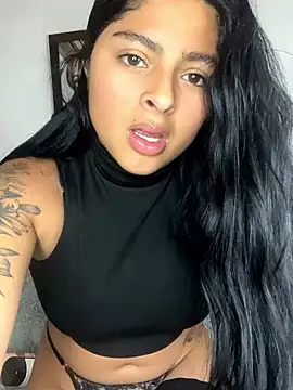 Snapshot of morenaQueen_ chatting on December 2025 06:36:02 PM morenaQueen online show from December 2025 06:36:02 PM