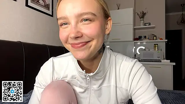 Snapshot of MelodyImam chatting on October 2025 01:23:02 PM MelodyImam online show from October 2025 01:23:02 PM